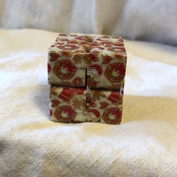 Free add on plastic folding box - Picture 1 of 2